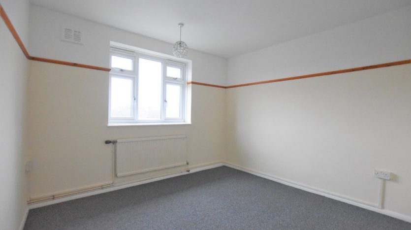 2 Bedroom Apartment For Sale in Craven Gardens, Barkingside, IG6 