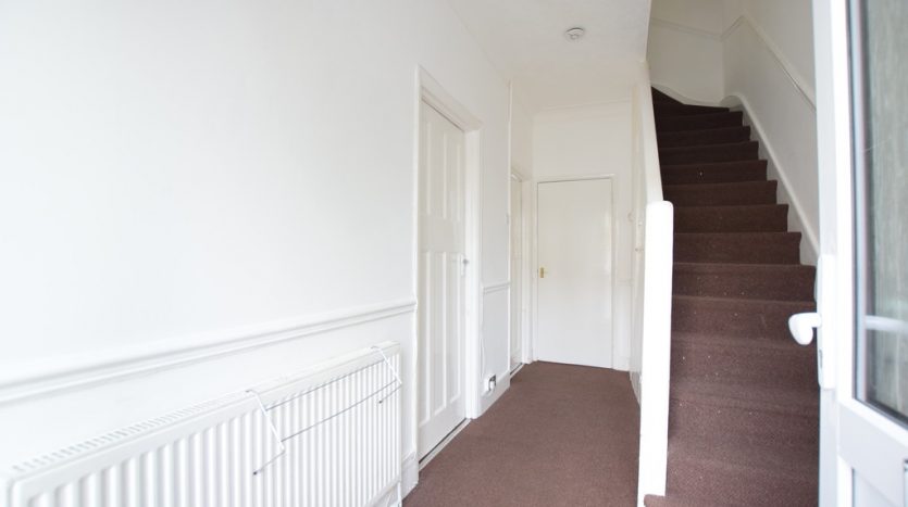 3 Bedroom End Terraced House To Rent in Kingston Road, Ilford, IG1 