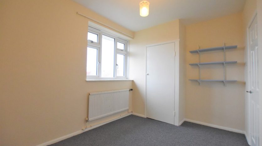 2 Bedroom Apartment To Rent in Craven Gardens, Barkingside, IG6 