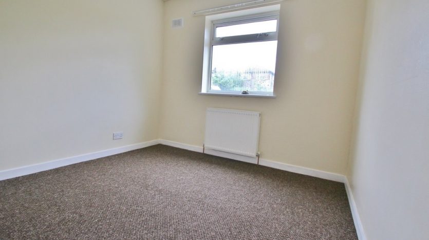 2 Bedroom Ground Floor Flat To Rent in Fullwell Avenue, Barkingside, IG5 