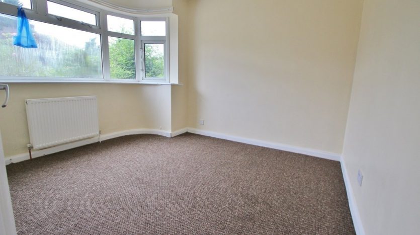 2 Bedroom Ground Floor Flat To Rent in Fullwell Avenue, Barkingside, IG5 
