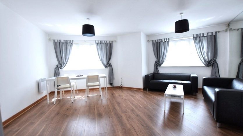 2 Bedroom Flat For Sale in Kendal, Purfleet, RM19