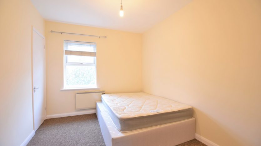 2 Bedroom Mid Terraced House For Sale in Westferry Road, Canary Wharf, E14 