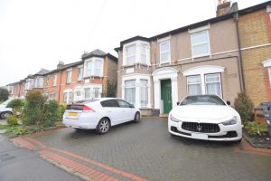 1 bedroom Apartments to rent in Balfour Road Ilford