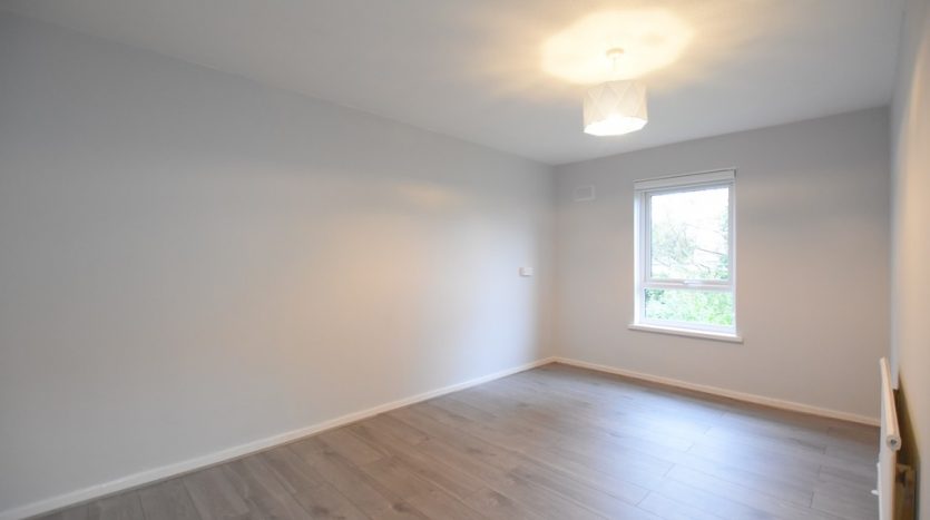 1 Bedroom Flat To Rent in St. Alphege Road, Edmonton, N9 8