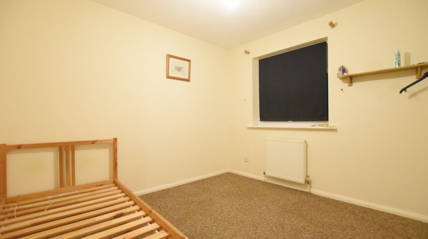 2 Bedroom Mid Terraced House To Rent in Woodman Path, Hainault , IG6 