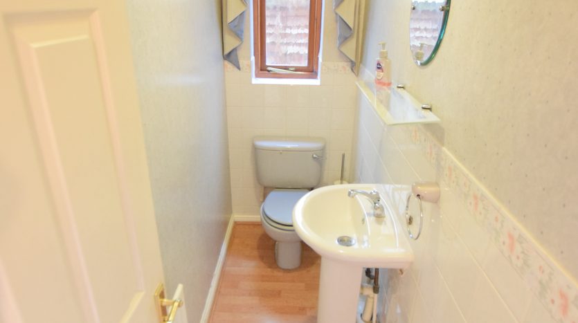 4 Bedroom Detached House For Sale in Carrick Drive, Ilford, IG6 