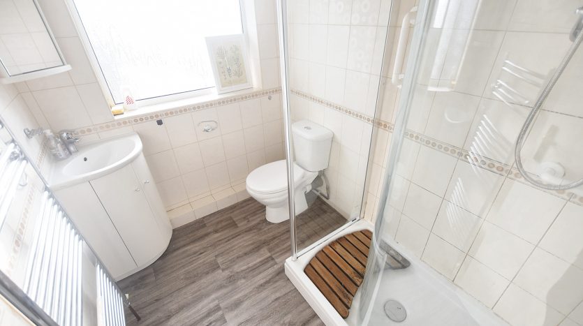 4 Bedroom Semi-Detached House To Rent in Cecil Avenue, Hornchurch, RM11