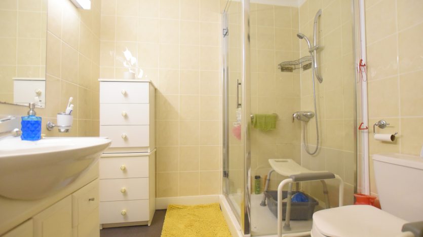 1 Bedroom  For Sale in Flat 4, Ilford, IG2 