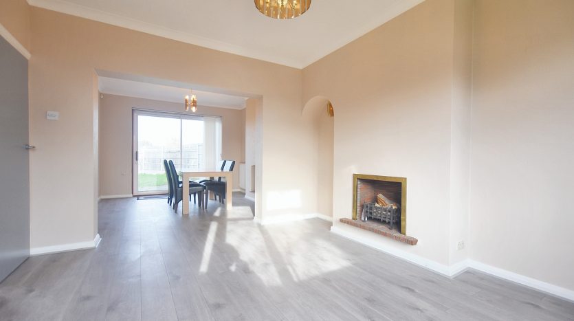 4 Bedroom Semi-Detached House To Rent in Cecil Avenue, Hornchurch, RM11