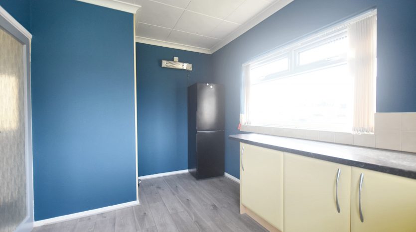 4 Bedroom Semi-Detached House To Rent in Cecil Avenue, Hornchurch, RM11