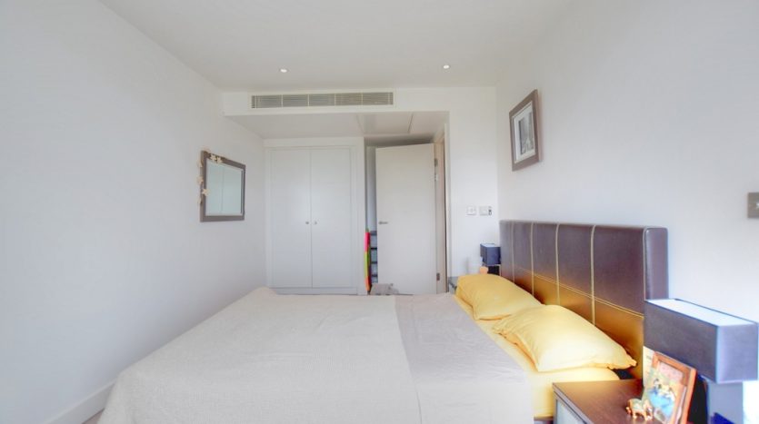 1 Bedroom  For Sale in Flat 909, London, E14 