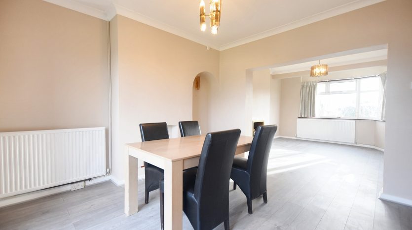 4 Bedroom Semi-Detached House To Rent in Cecil Avenue, Hornchurch, RM11