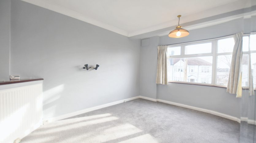 4 Bedroom Semi-Detached House To Rent in Cecil Avenue, Hornchurch, RM11