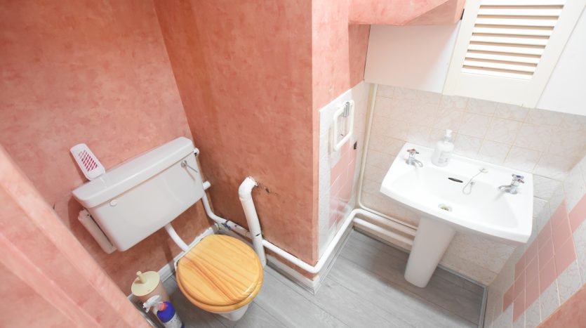 4 Bedroom Semi-Detached House To Rent in Cecil Avenue, Hornchurch, RM11