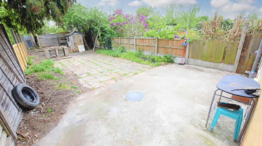 1 Bedroom Flat To Rent in Pembroke Road (Ground Floor), Seven Kings, IG3 