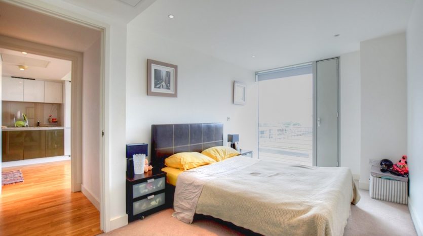 1 Bedroom  For Sale in Flat 909, London, E14 