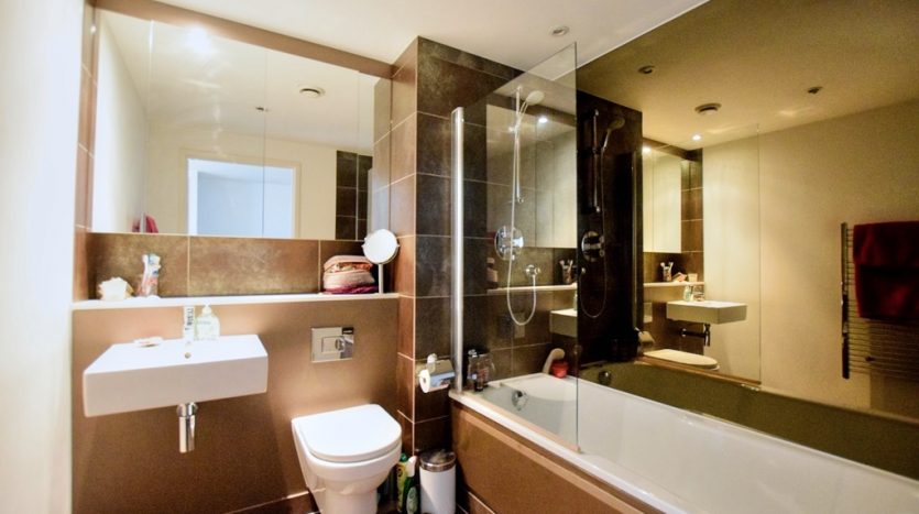 1 Bedroom  For Sale in Flat 909, London, E14 