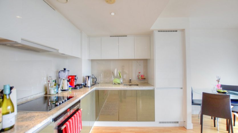 1 Bedroom  For Sale in Flat 909, London, E14 
