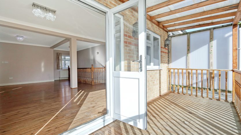 5 Bedroom Semi-Detached Bungalow For Sale in Eastern Avenue, Ilford, IG2 