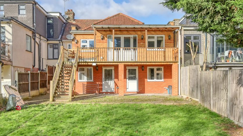 5 Bedroom Semi-Detached Bungalow For Sale in Eastern Avenue, Ilford, IG2 