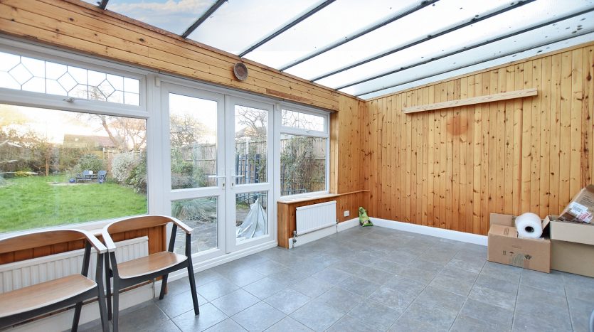 3 Bedroom Semi-Detached House To Rent in Stonehall Avenue, Ilford, IG1 