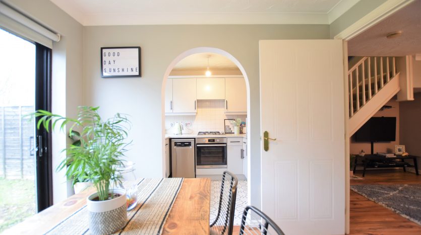 3 Bedroom End of Terrace House For Sale in Heathside Close, Ilford, IG2 