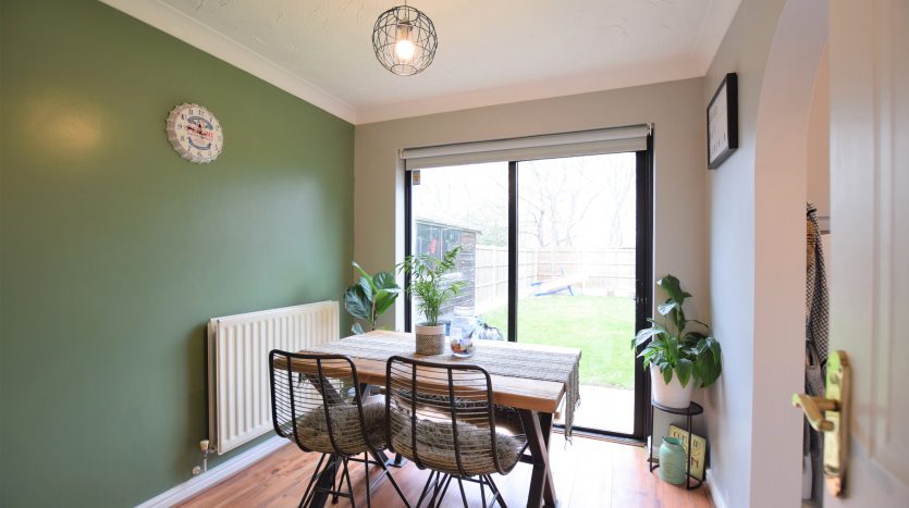 3 Bedroom End of Terrace House For Sale in Heathside Close, Ilford, IG2 