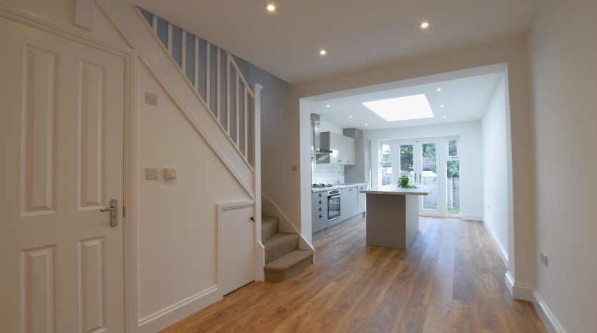 2 Bedroom  To Rent in North End, Buckhurst Hill, IG9 