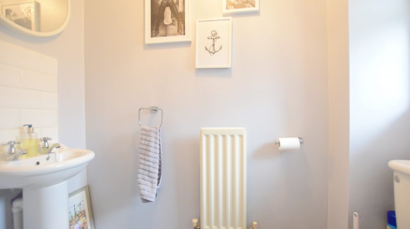 3 Bedroom End of Terrace House For Sale in Heathside Close, Ilford, IG2 
