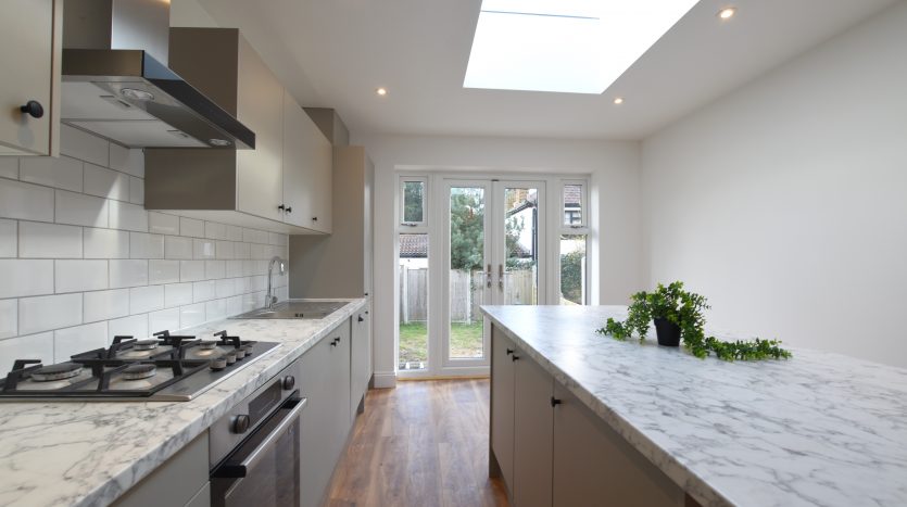 2 Bedroom  To Rent in North End, Buckhurst Hill, IG9 
