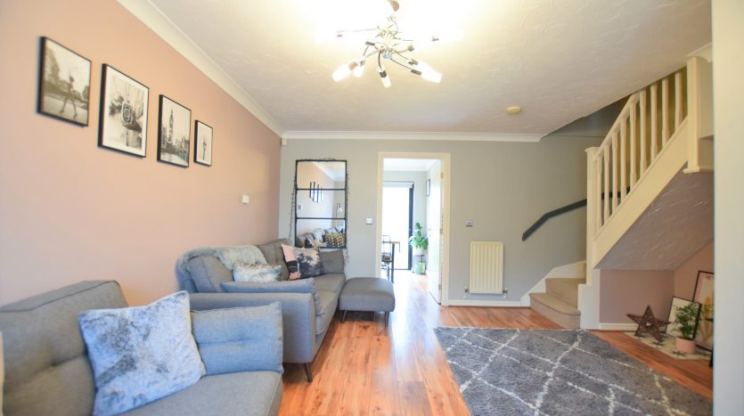 3 Bedroom End of Terrace House For Sale in Heathside Close, Ilford, IG2 