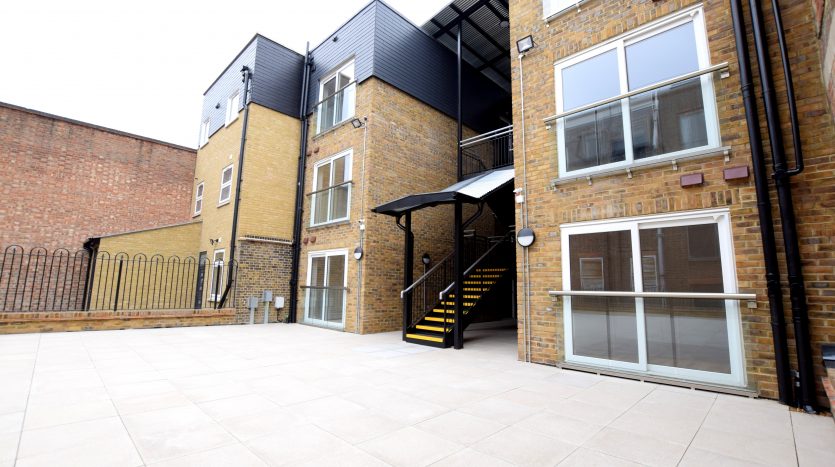2 Bedroom  To Rent in Flat 6, Ilford, IG1 