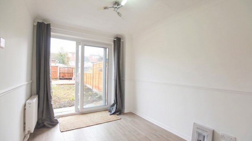 3 Bedroom Mid Terraced House To Rent in Lake Road, Romford, RM6 