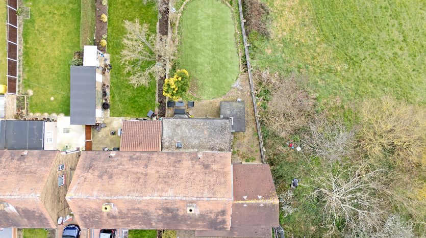 4 Bedroom Semi-Detached House For Sale in Brendon Gardens, Ilford, IG2 