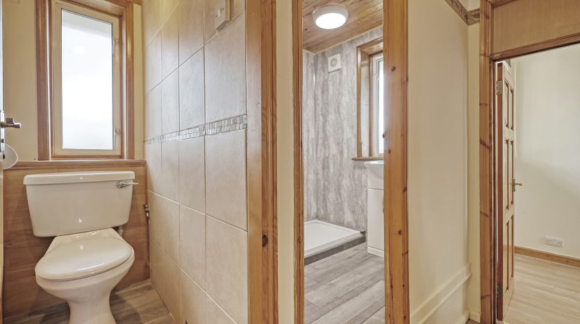 4 Bedroom Semi-Detached House For Sale in Brendon Gardens, Ilford, IG2 