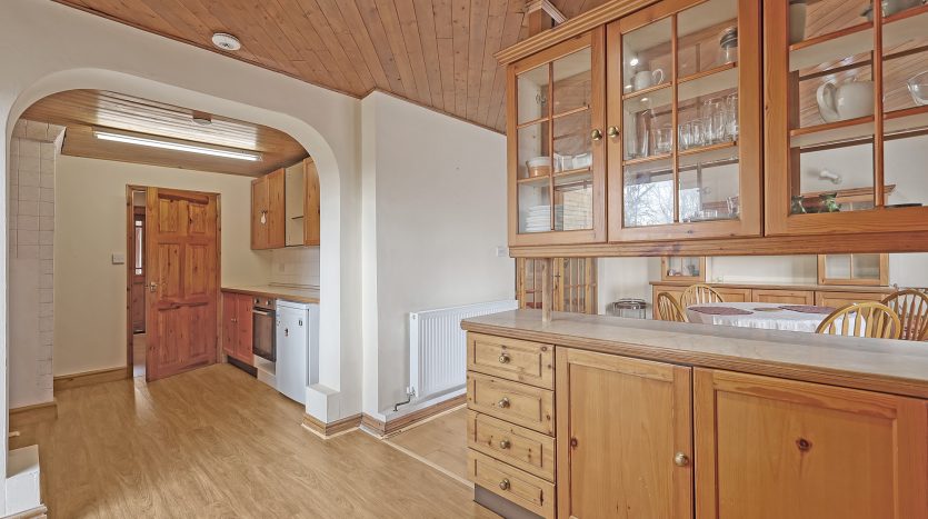 4 Bedroom Semi-Detached House For Sale in Brendon Gardens, Ilford, IG2 