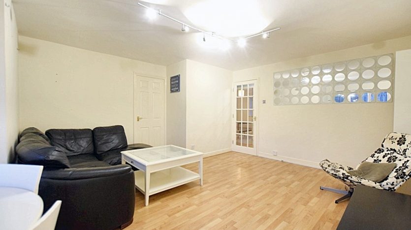 2 Bedroom  To Rent in Wheat Sheaf Close, London, E14 