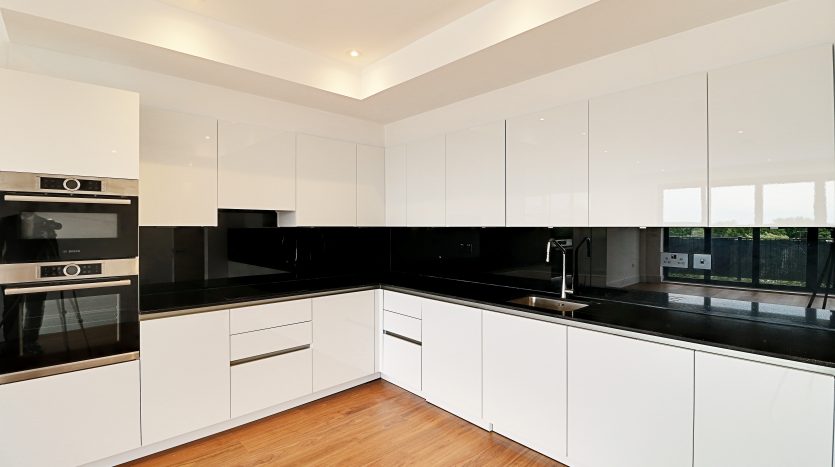 2 Bedroom  To Rent in Impact House 181-185 High Road, Chigwell, IG7 
