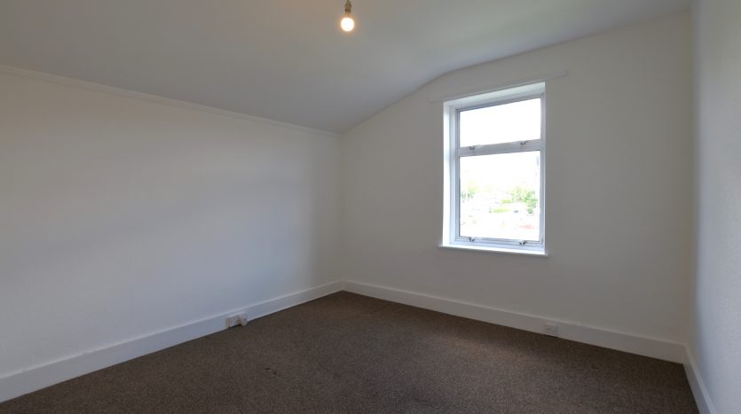 3 Bedroom End of Terrace House To Rent in Wanstead Park Road, Ilford, IG1 