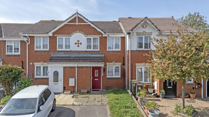 2 Bedroom Terraced House To Rent in Champness Road, Barking, IG11