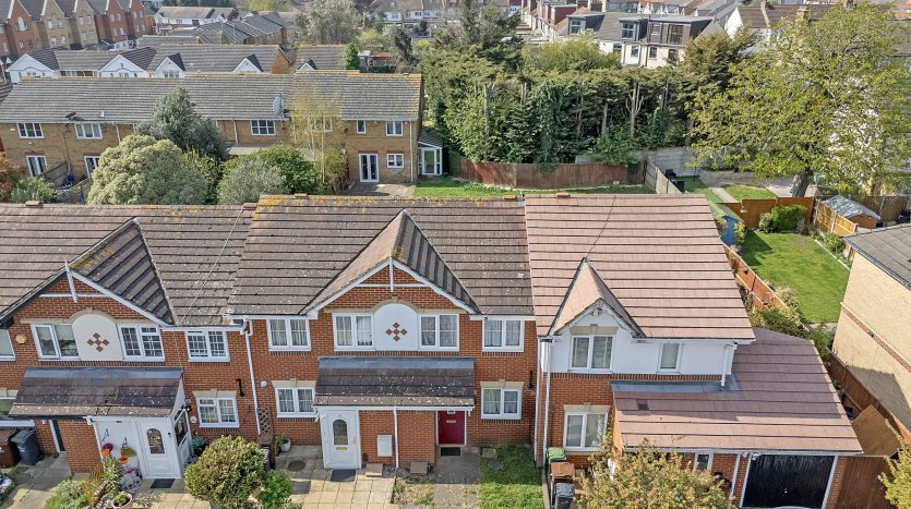 2 Bedroom Terraced House To Rent in Champness Road, Barking, IG11