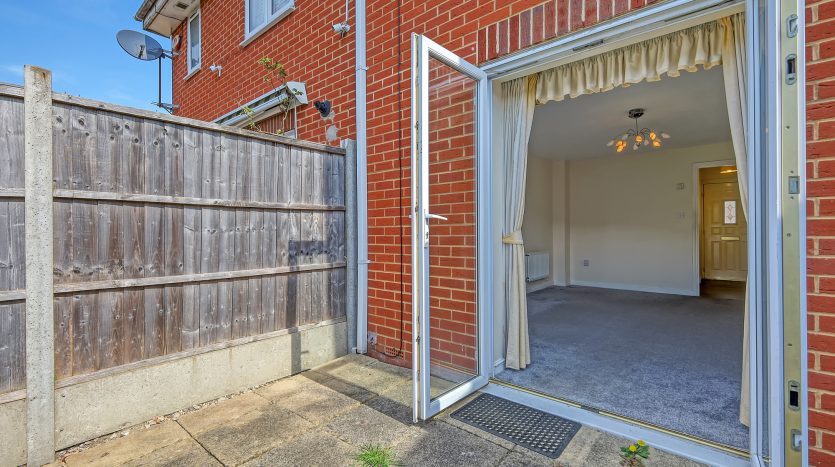 2 Bedroom Terraced House To Rent in Champness Road, Barking, IG11