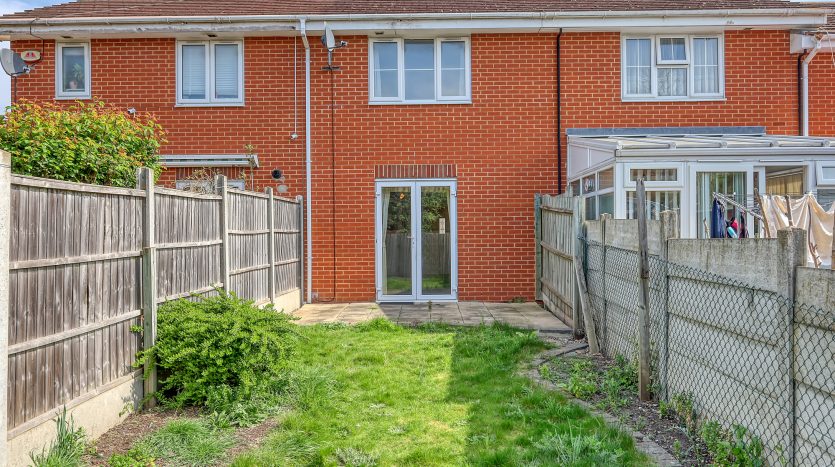 2 Bedroom Terraced House To Rent in Champness Road, Barking, IG11