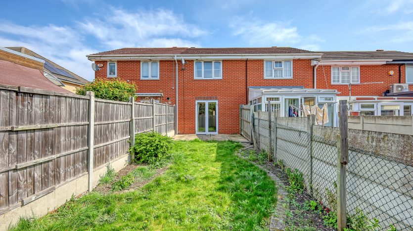 2 Bedroom Terraced House To Rent in Champness Road, Barking, IG11