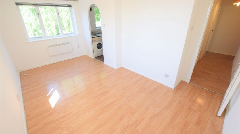 1 Bedroom  To Rent in Greenslade Road, Barking, IG11