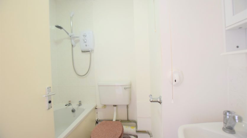1 Bedroom  To Rent in Greenslade Road, Barking, IG11