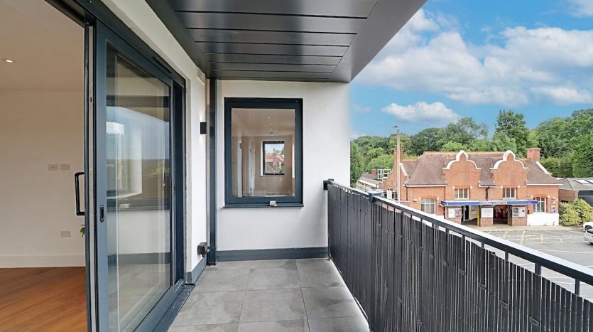 2 Bedroom Flat To Rent in Impact House 181-185 High Road, Chigwell, IG7 