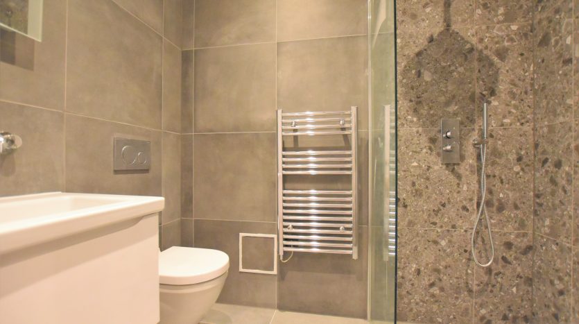 2 Bedroom Flat To Rent in Impact House 181-185 High Road, Chigwell, IG7 