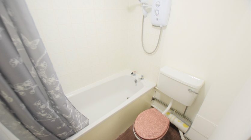 1 Bedroom  To Rent in Greenslade Road, Barking, IG11